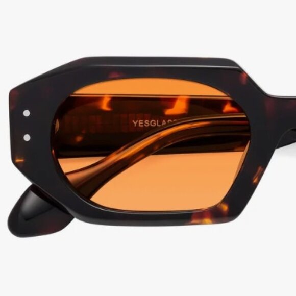 "MOLLY" TORTOISE GEOMETRIC SUNGLASSES - Picture 11 of 14